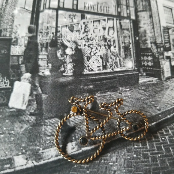 Unique VTG Bike Brooch - Picture 3 of 4